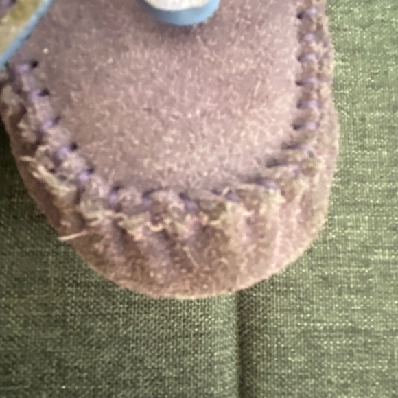 Ugg Australia Girls Sz 1 Purple Leather Lined Mocassin Slippers - Picture 16 of 16